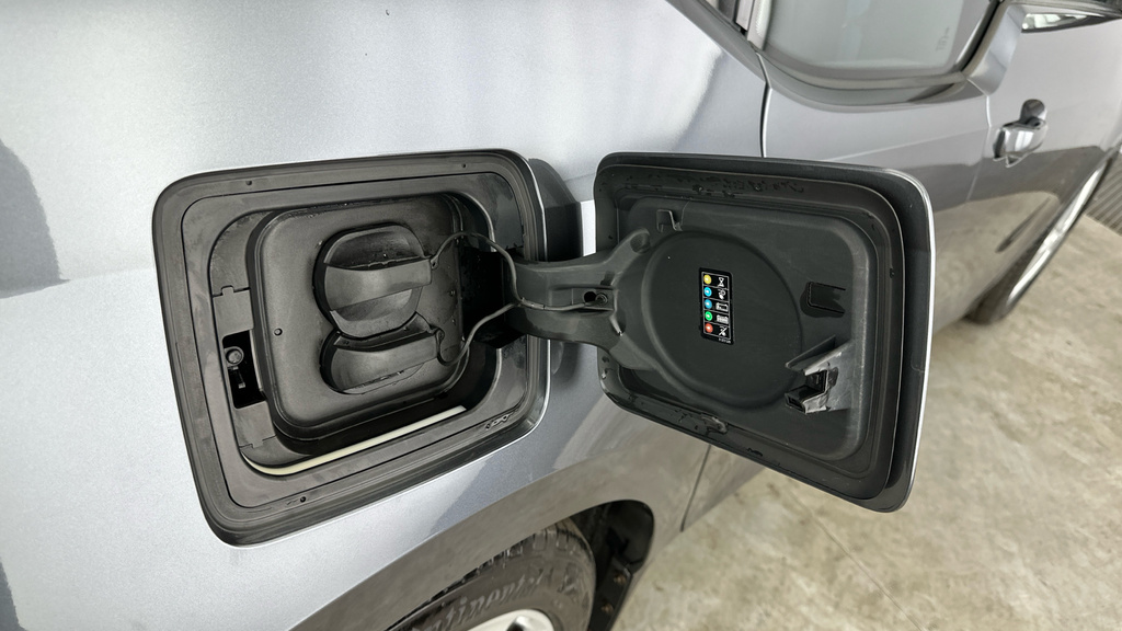 BMW i3 33Kwh Hatchback Plug-in Hybrid Eur  #27