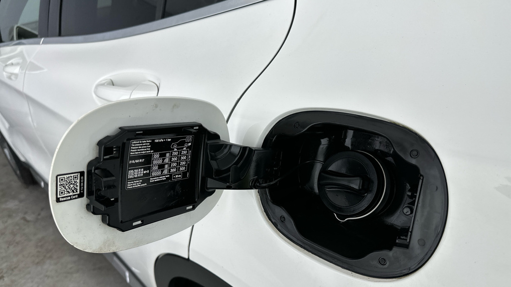 Mercedes-Benz GLA Class 1.6 Gla200 Amg Line Edition Suv 7G Dct White #31