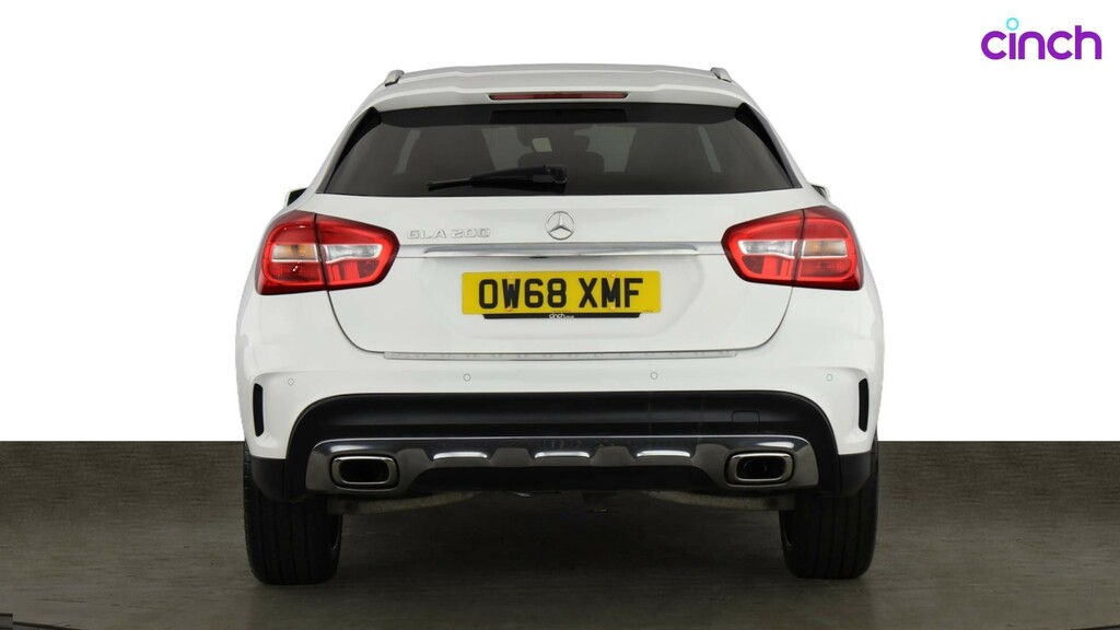 Mercedes-Benz GLA Class 1.6 Gla200 Amg Line Edition Suv 7G Dct White #4