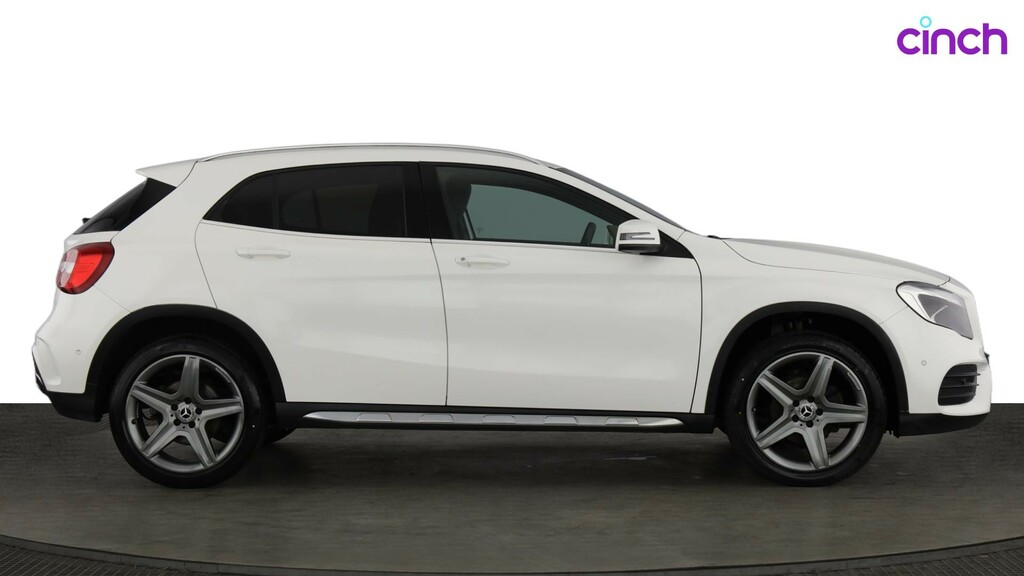 Mercedes-Benz GLA Class 1.6 Gla200 Amg Line Edition Suv 7G Dct White #2