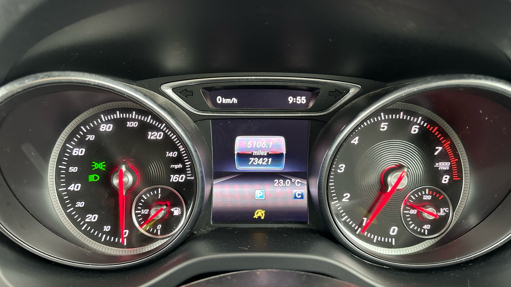 Mercedes-Benz GLA Class 1.6 Gla200 Amg Line Edition Suv 7G Dct White #23