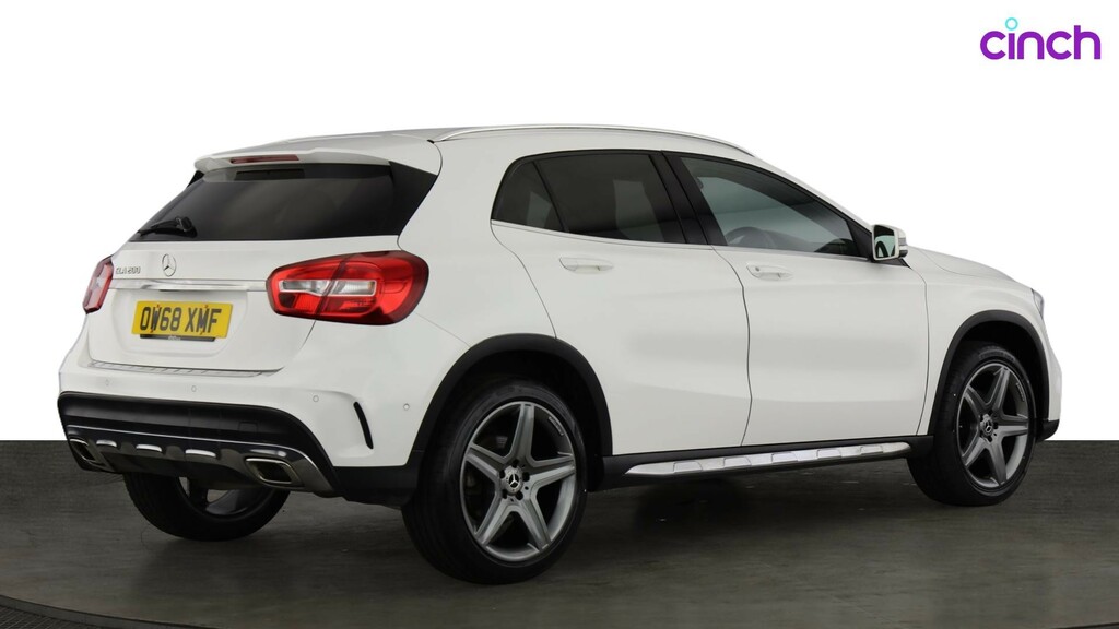 Mercedes-Benz GLA Class 1.6 Gla200 Amg Line Edition Suv 7G Dct White #3