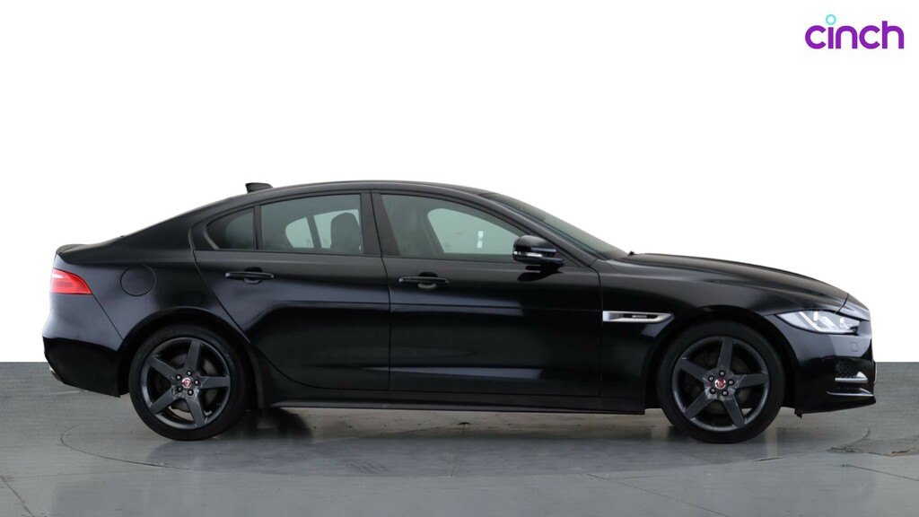 Jaguar XE 2.0 300 300 Sport Awd Red #2