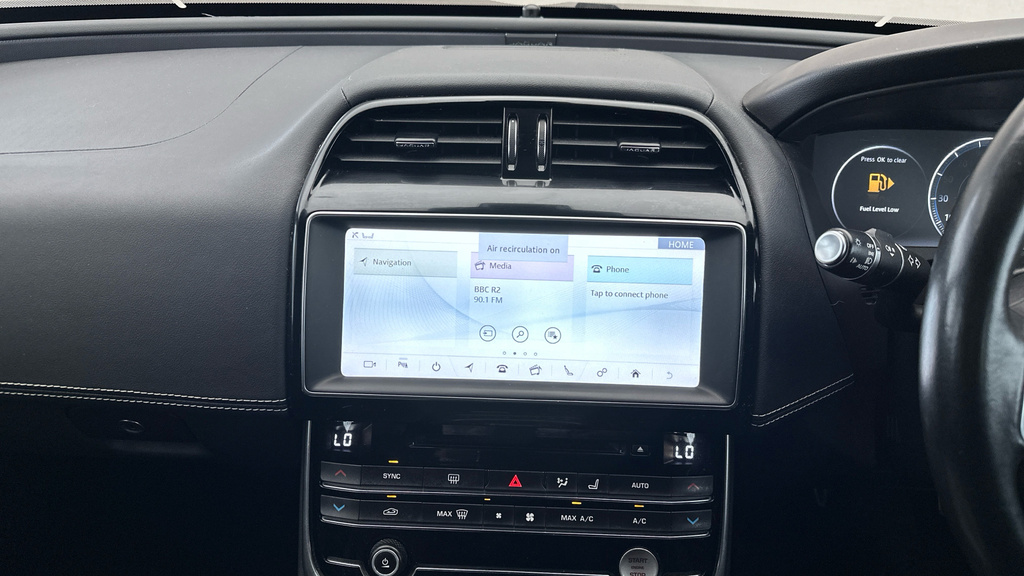 Jaguar XE 2.0 300 300 Sport Awd Red #22