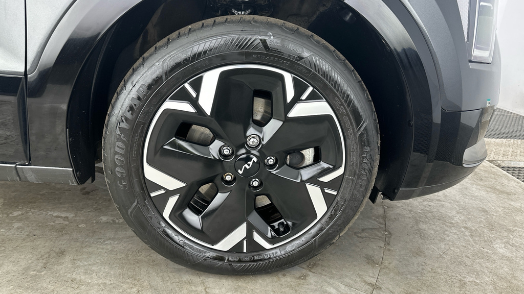 Kia e-Niro Kia Niro 64.8Kwh 3 Suv 201 Bhp Grey #26