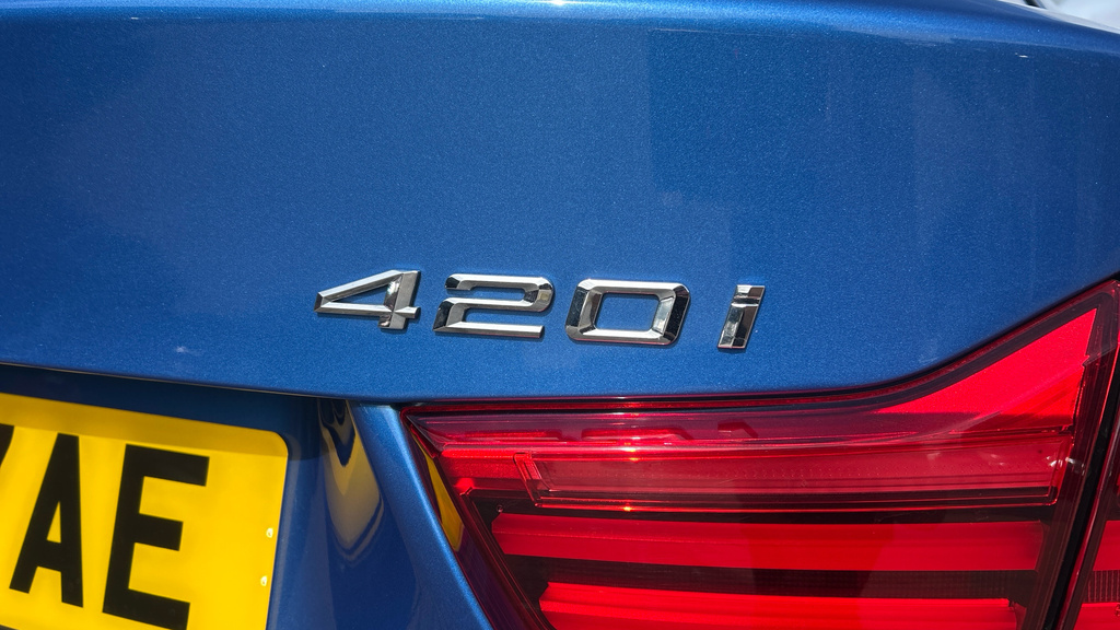 BMW 4 Series 420D 190 M Sport Professional Media Black #36