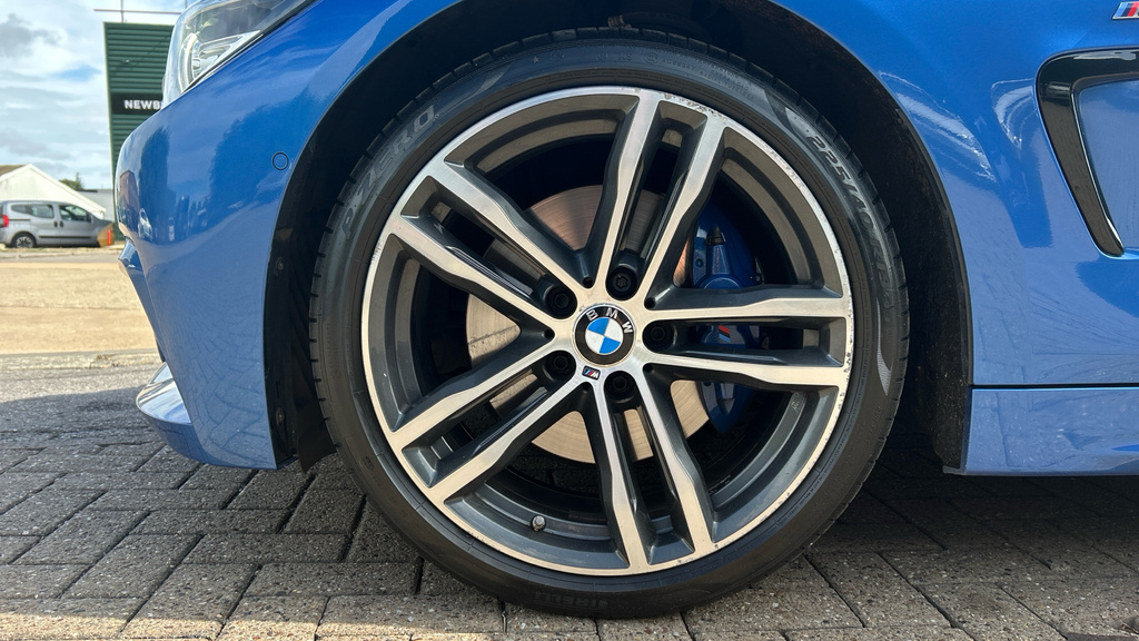 BMW 4 Series 420D 190 M Sport Professional Media Black #20