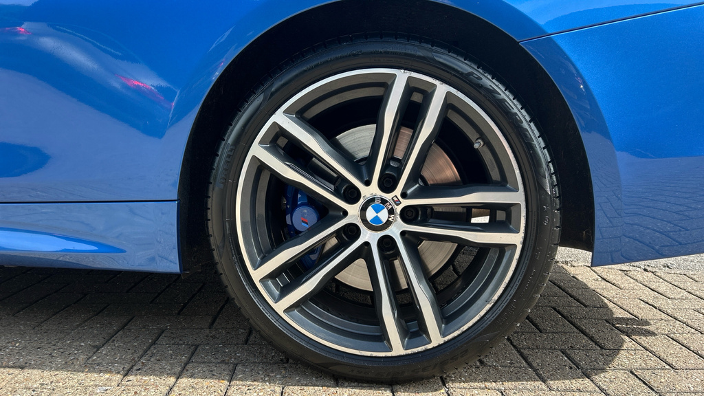 BMW 4 Series 420D 190 M Sport Professional Media Black #21