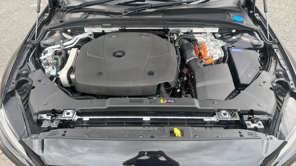 Volvo V60 2.0 T6 350 Recharge Phev R Design Awd Black #16