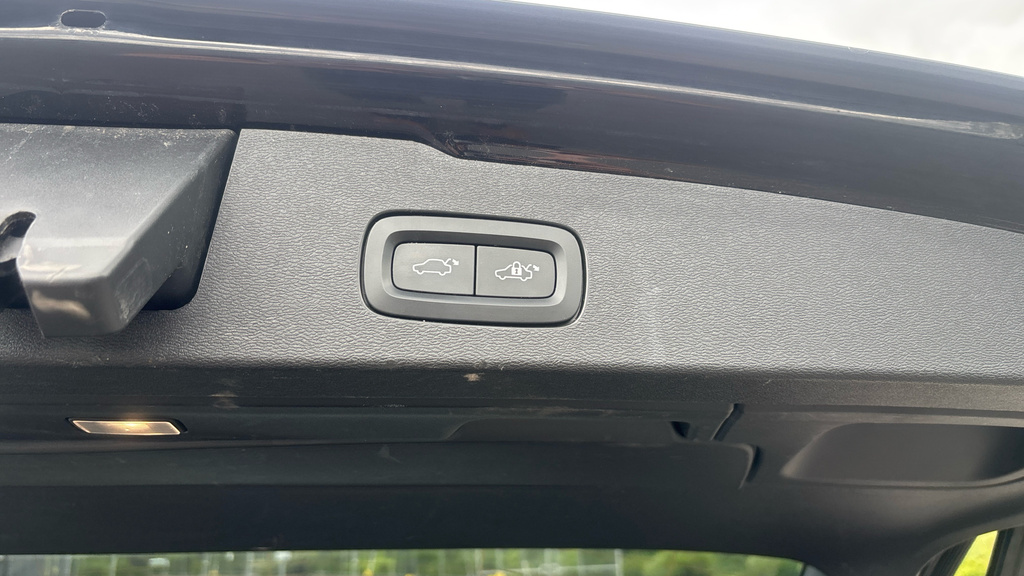 Volvo V60 2.0 T6 350 Recharge Phev R Design Awd Black #38