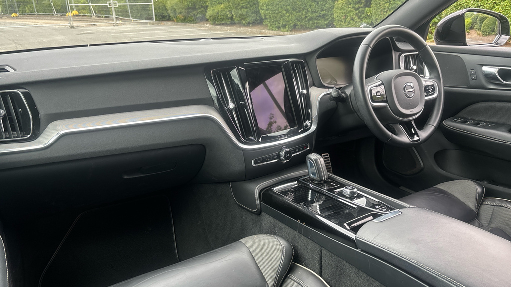 Volvo V60 2.0 T6 350 Recharge Phev R Design Awd Black #10