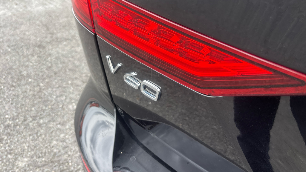 Volvo V60 2.0 T6 350 Recharge Phev R Design Awd Black #41