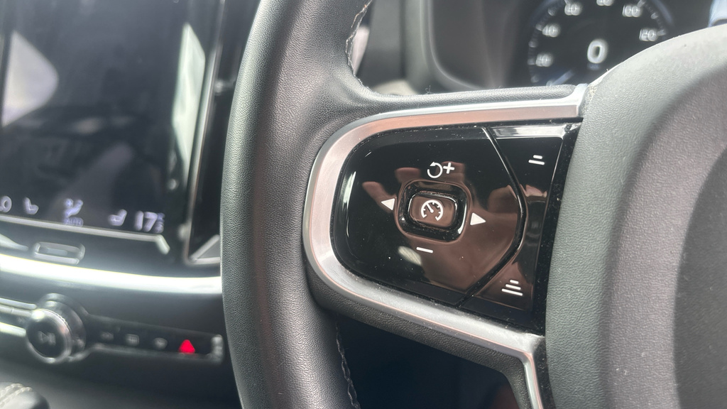 Volvo V60 2.0 T6 350 Recharge Phev R Design Awd Black #26