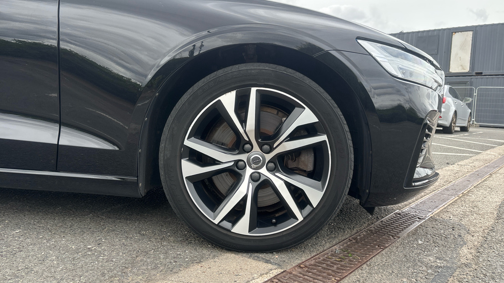 Volvo V60 2.0 T6 350 Recharge Phev R Design Awd Black #17