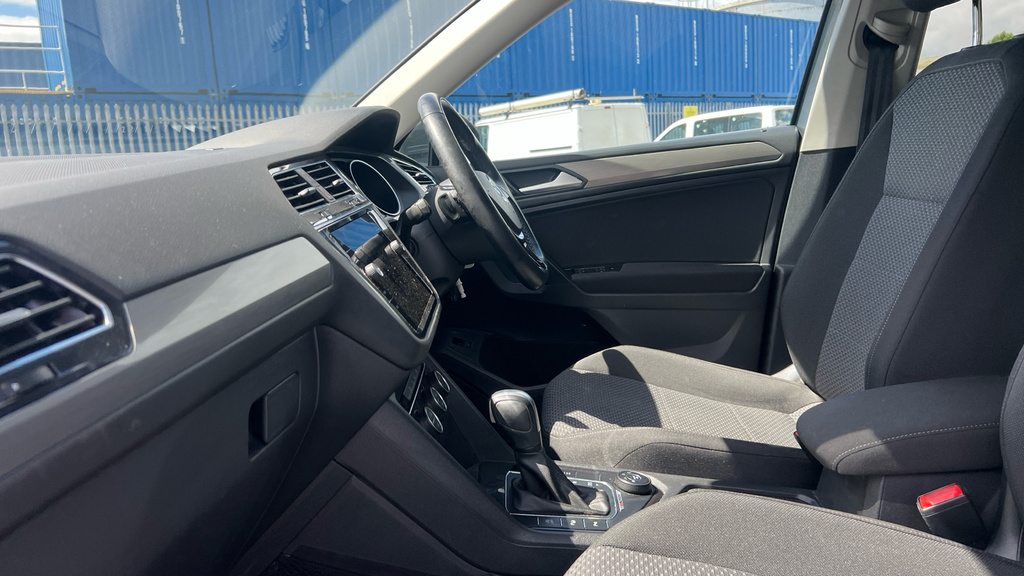Volkswagen Tiguan Allspace Sel Black #23