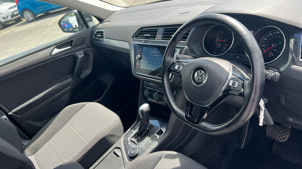 Volkswagen Tiguan Allspace Sel Black #9