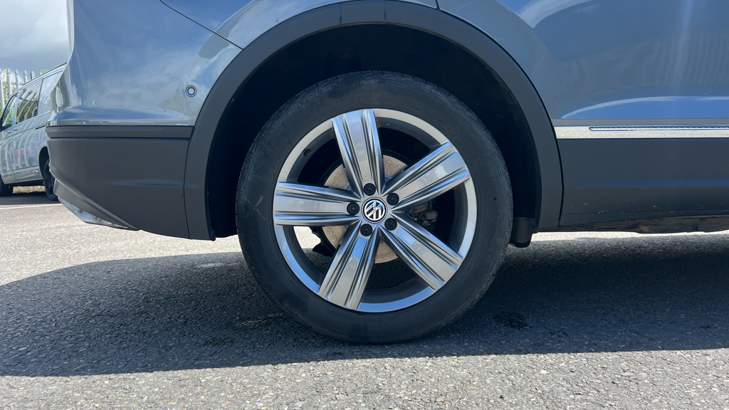 Volkswagen Tiguan Allspace Sel Black #17