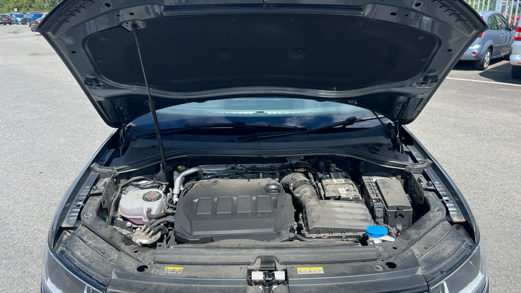 Volkswagen Tiguan Allspace Sel Black #16
