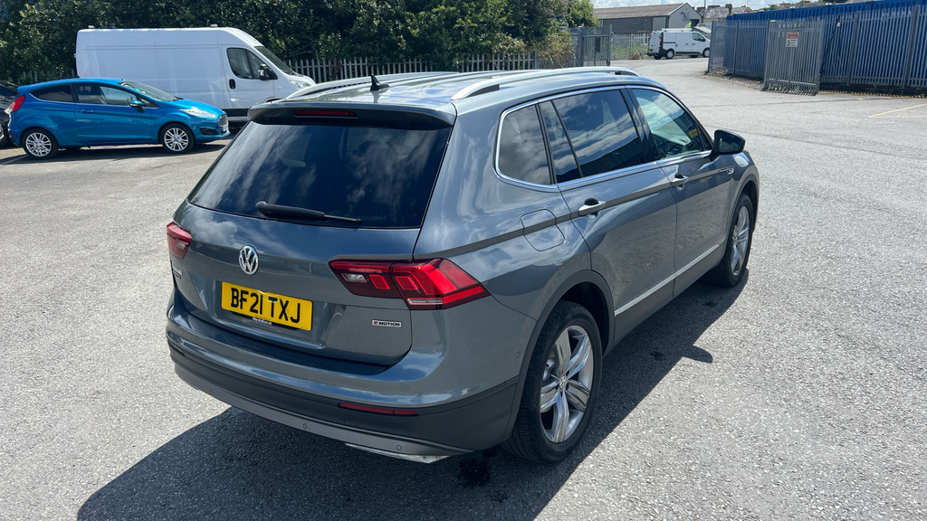 Volkswagen Tiguan Allspace Sel Black #31