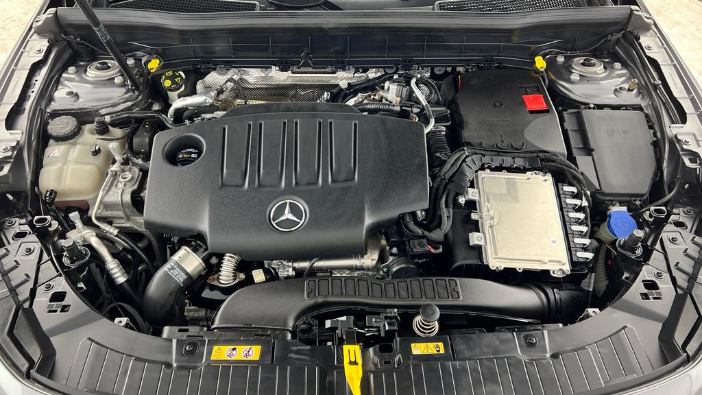 Mercedes-Benz GLB Class Glb 200 Amg Line Premium 7G-tronic Grey #28