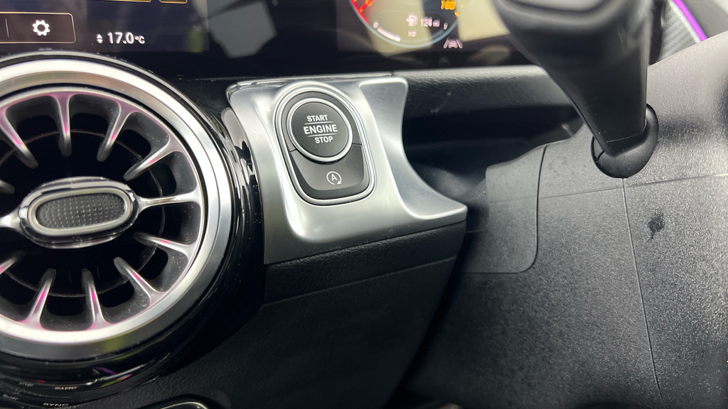 Mercedes-Benz GLB Class Glb 200 Amg Line Premium 7G-tronic Grey #24