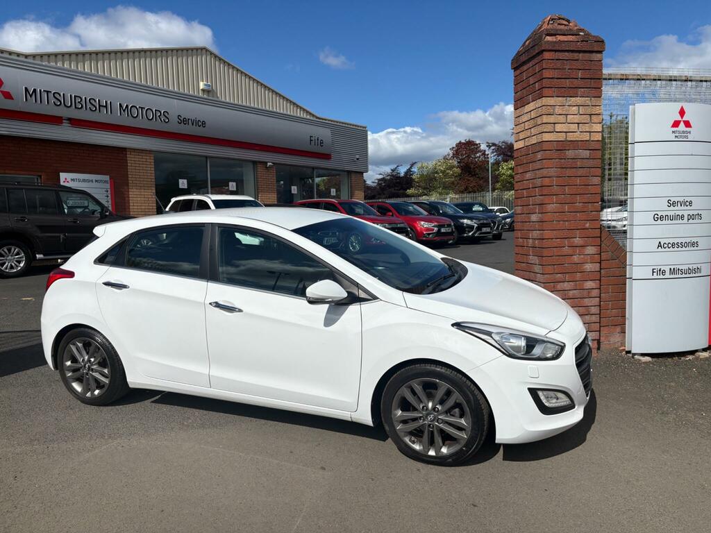 Hyundai I30 1.6 Crdi Blue Drive Premium Euro 6 Ss White #4