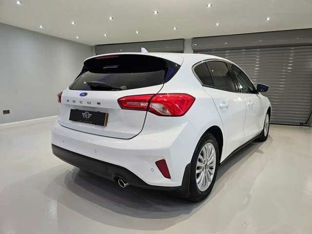 Ford Focus 1.0T Ecoboost Titanium Hatchback ST19BLF White #4