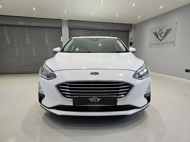 Ford Focus 1.0T Ecoboost Titanium Hatchback ST19BLF White #2