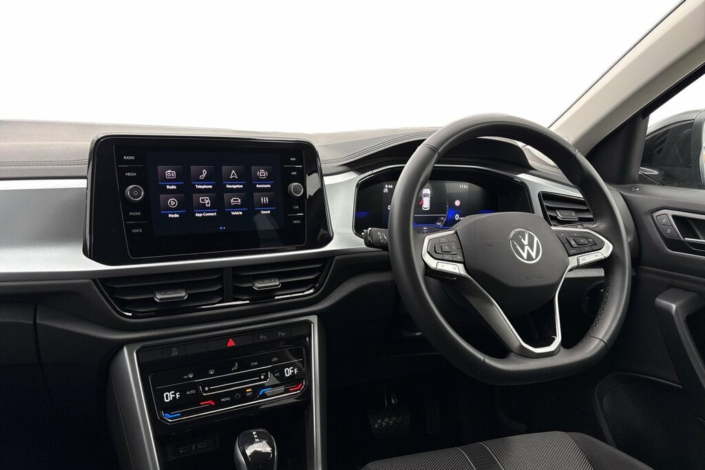 Volkswagen T-Roc Match 1.5 Tsi 150Ps 7-Speed Dsg Black #2
