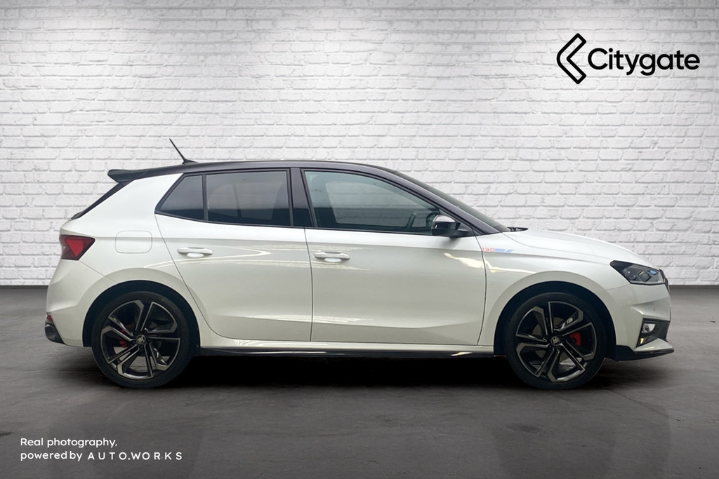 Skoda Fabia Hatch 130 1.5 Tsi 177 Ps Dsg White #4