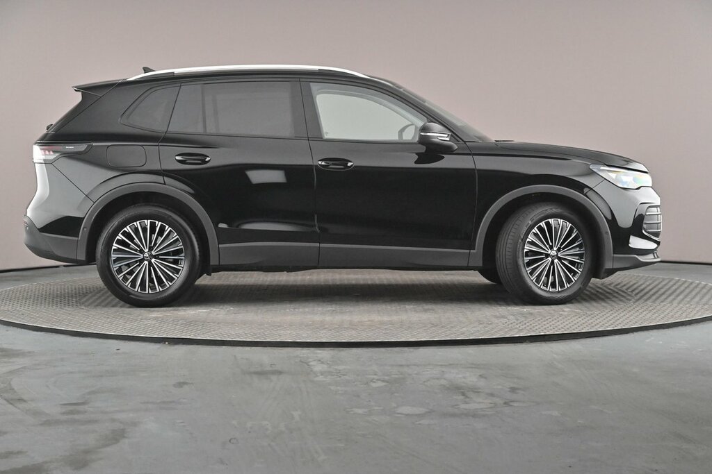 Volkswagen Tiguan Match 1.5 Etsi 150 Ps 7-Speed Dsg Black #4