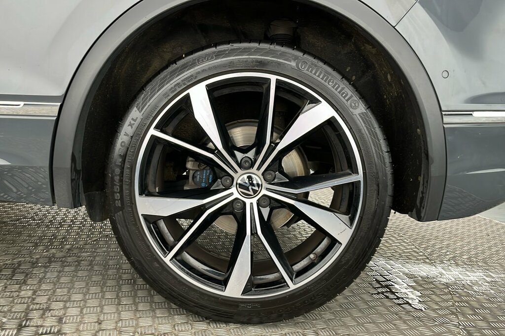 Volkswagen Tiguan R-line 1.5 Tsi 150Ps 7-Speed Dsg Grey #5