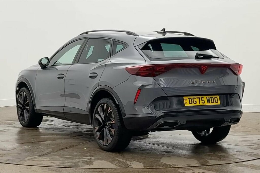 Cupra Formentor V3 1.5 Etsi 150 7-Speed Grey #3