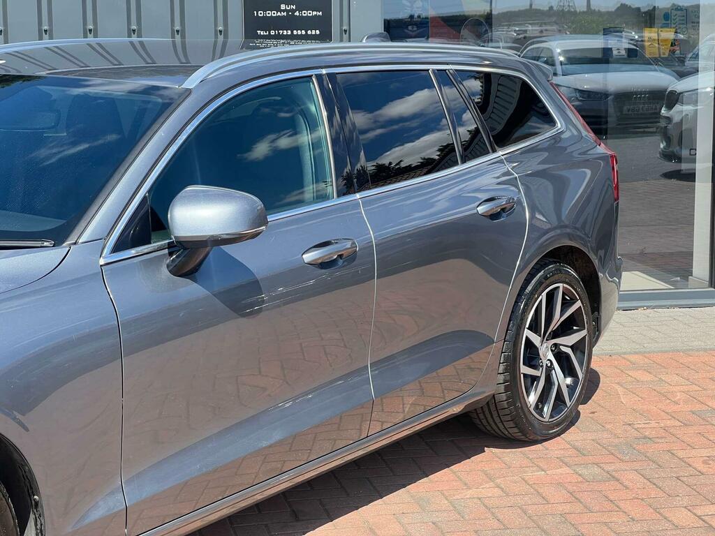 Volvo V60 2.0 D4 Momentum Pro Euro 6 Ss Grey #2