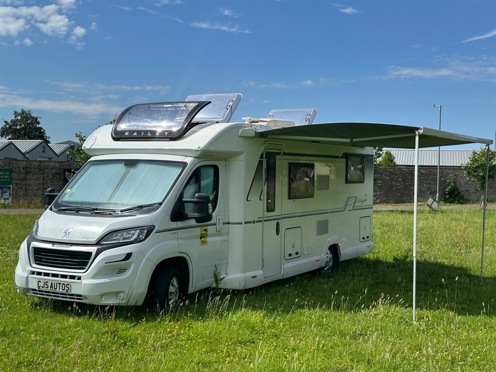 Peugeot Boxer Blue Hdi 3850 79T 335 Bb Tl Motor Home White #3