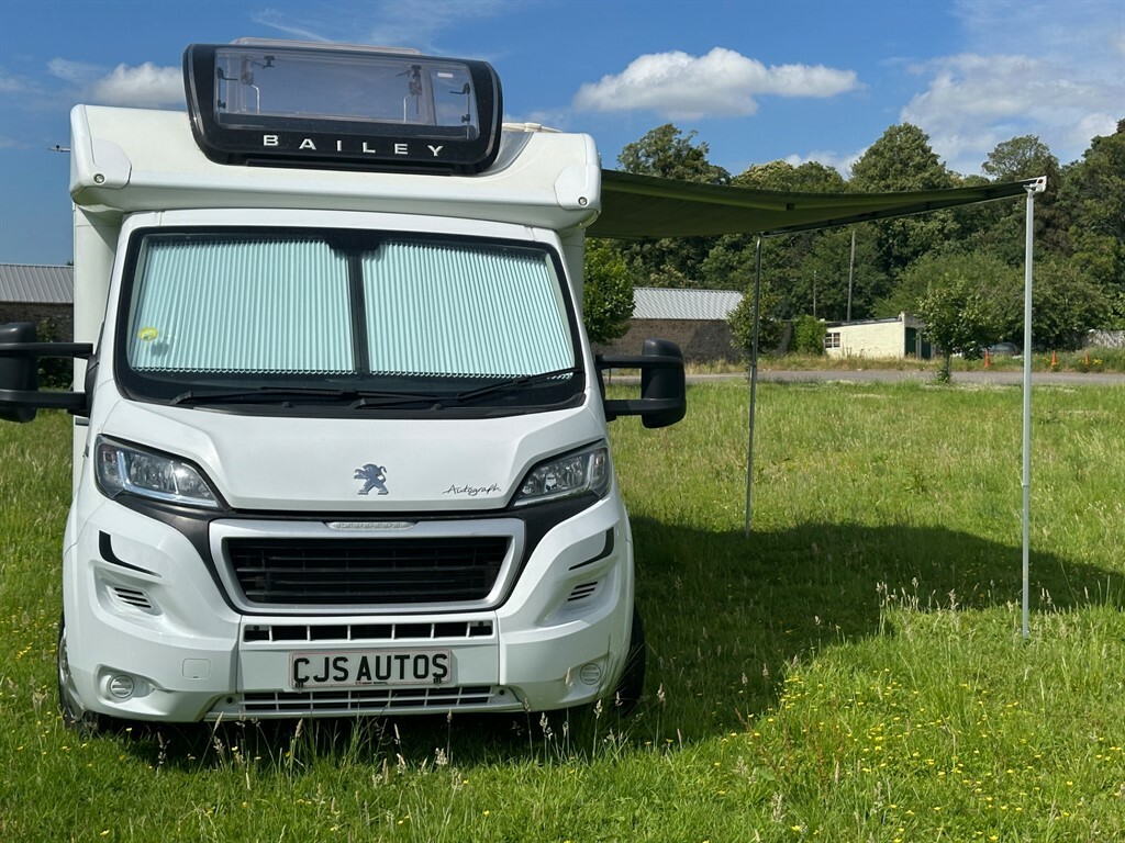 Peugeot Boxer Blue Hdi 3850 79T 335 Bb Tl Motor Home White #2