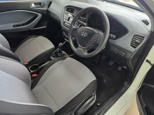 Hyundai I20 Hatchback White #5