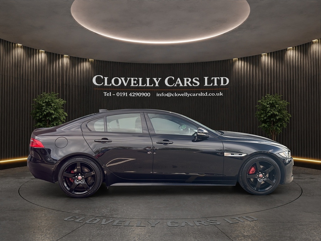 Jaguar XE D R-sport Black #3