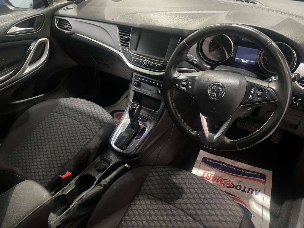Vauxhall Astra Hatchback Black #3