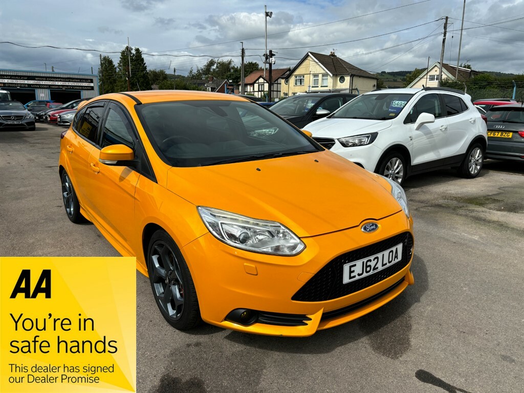 Ford Focus 1.6 Zetec Estate Powershift Euro 5 125 Silver #1