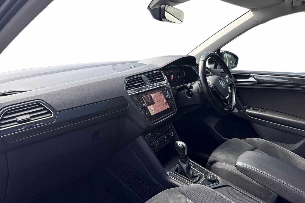 Volkswagen Tiguan 2.0 Tdi 190 4Motion Sel Dsg DU70CYC Black #2