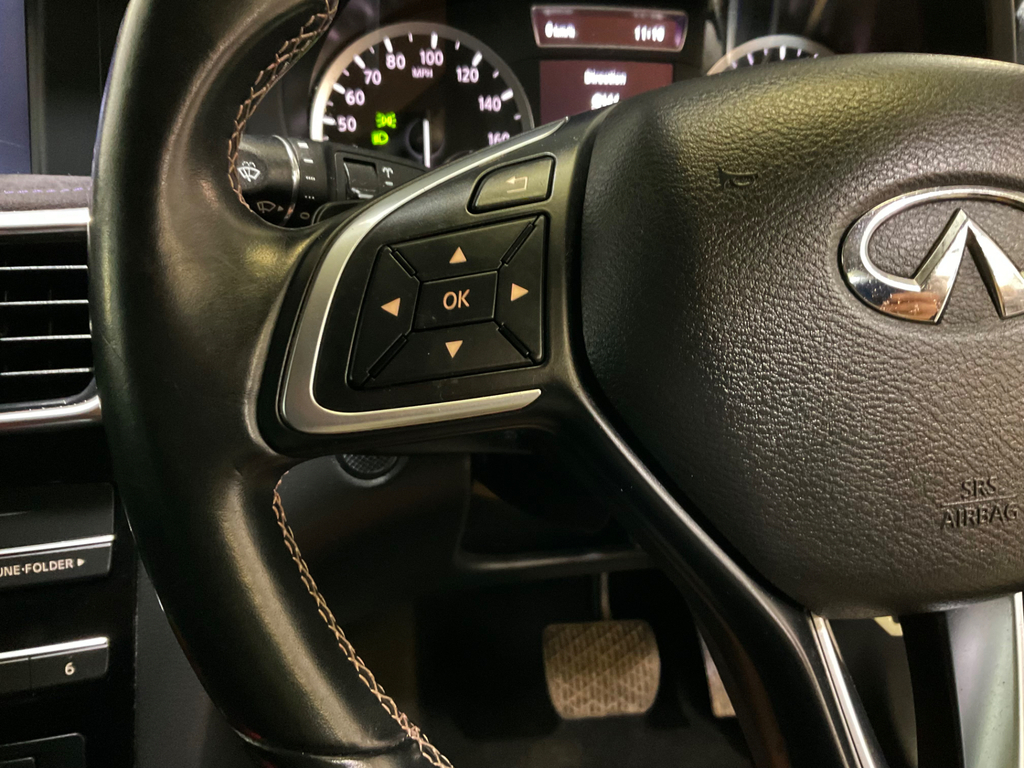 Infiniti Q30 Sport Black #19