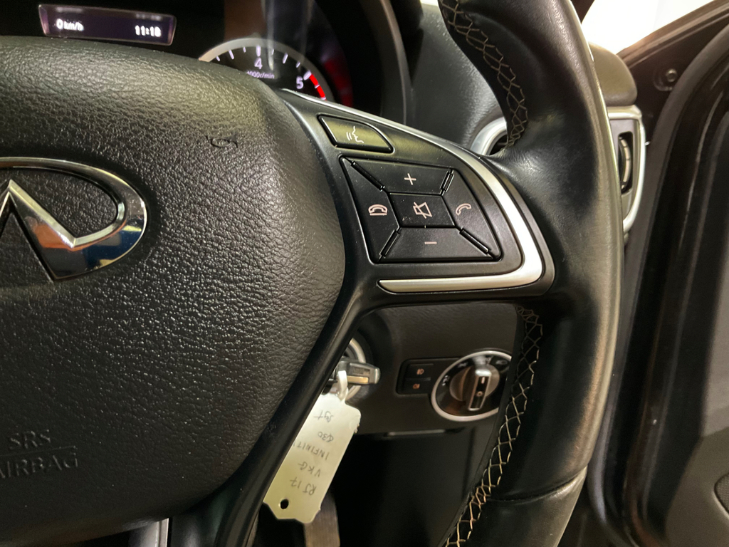 Infiniti Q30 Sport Black #20