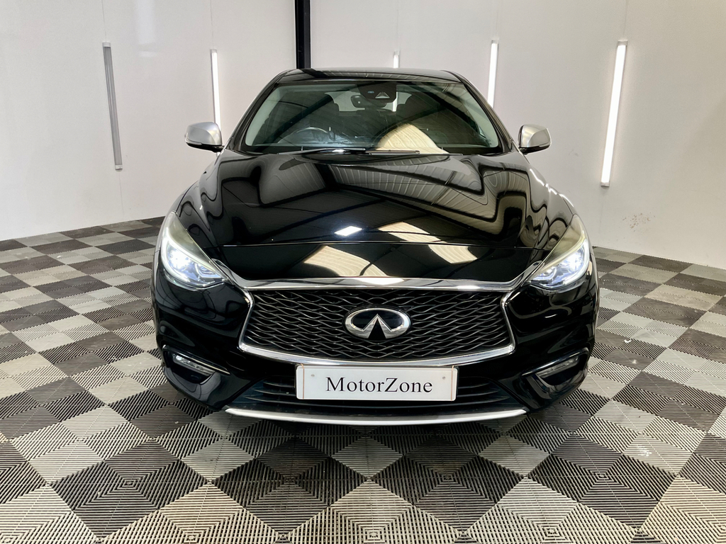 Infiniti Q30 1.5D Business Executive Hatchback Dct E Black #2