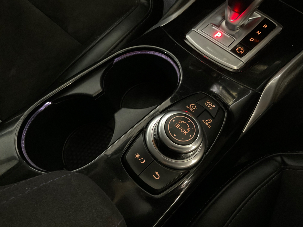 Infiniti Q30 Sport Black #18