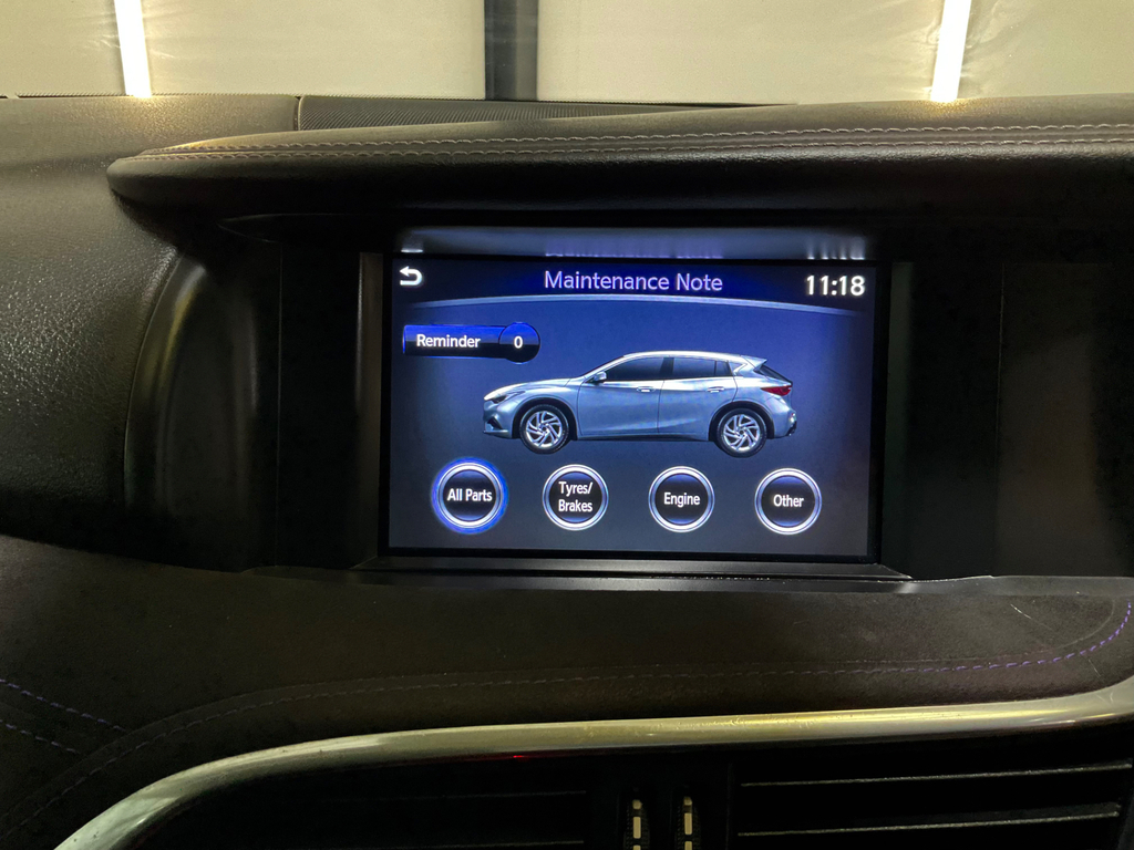 Infiniti Q30 Sport Black #14
