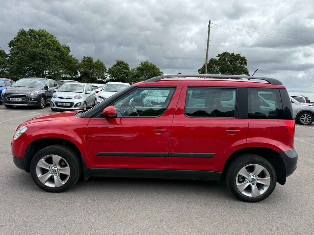 Skoda Yeti 2013 2.0 Adventure Tdi Cr 140 Bhp White #7