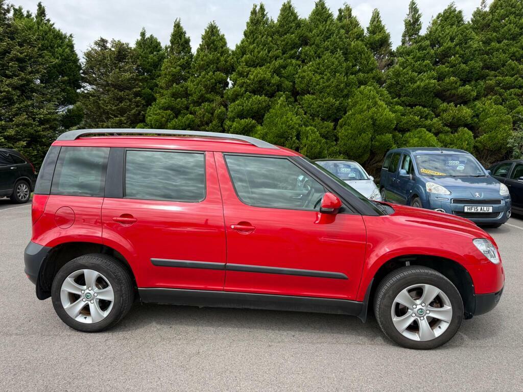Skoda Yeti 1.6 Tdi Greenline II Elegance Euro 5 S S Red #2