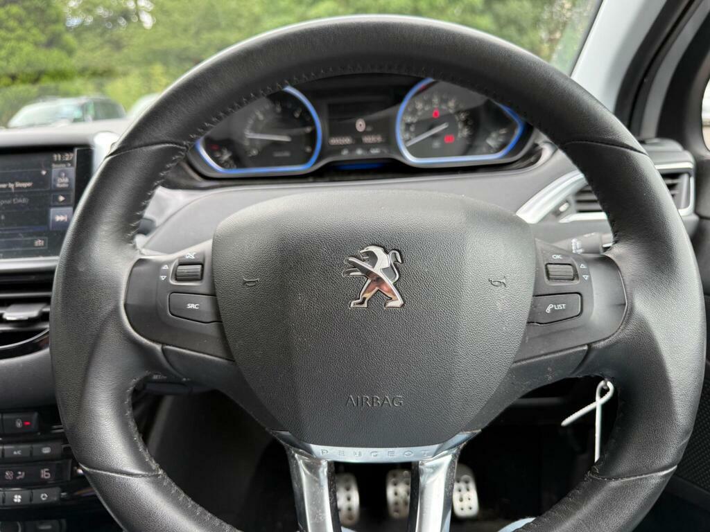 Peugeot 208 1.2 Vti Access Euro 5 White #18