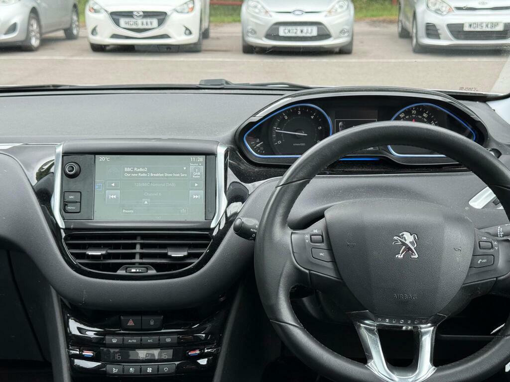 Peugeot 208 1.2 Vti Access Euro 5 White #9